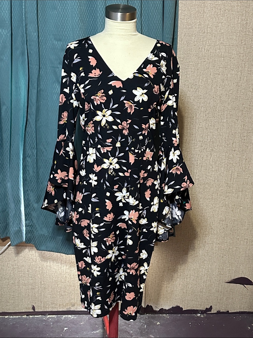 Women's Black Floral V-Neck Midi Dress with Flared Sleeves